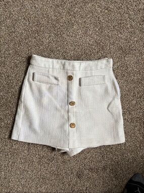 Textured White Button-Front Mini Skort